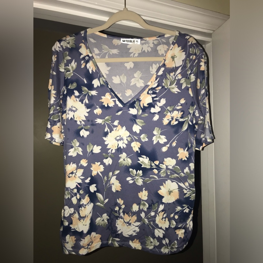 V-Neck Short Sleeve Top